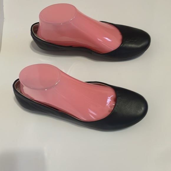 Women’s Kenneth Cole Reaction Upper Leather Slip On Flat Shoes - Picture 4 of 7